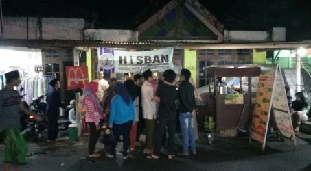 Lapak Santri Krapyak Ikut Meramaikan Acara Bersholawat Dengan Habib Syekh