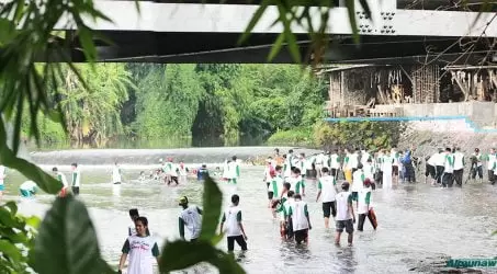 Sekitar 500 Santri Al Munawwir Ikut Menyemarakkan Bakti Sosial Santri Kabupaten Bantul