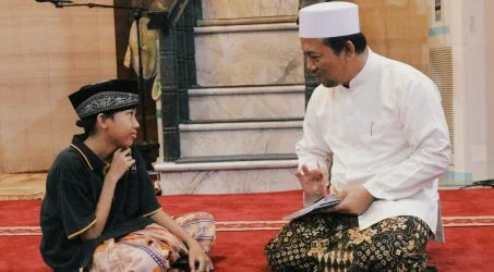 Tafsir QS. al-Ahzab Ayat 53: Unggah-Ungguh Sowan Kiai dalam Tradisi Pesantren