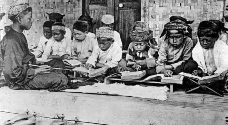 Praktik Keberagaman: Menilik Kembali Akar Sejarah Moderasi Beragama di Pesantren