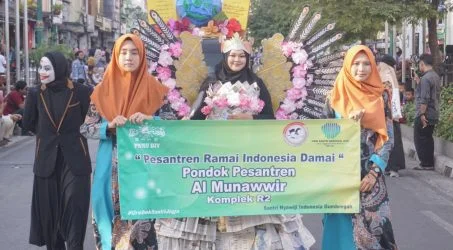 Grebeg Santri: Kontingen Almunawwir Meriahkan Jalan Malioboro