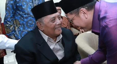 Obituari KH. Atabik Ali: Pak Bik dan Kamus Al-Ashry