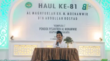 Majlis Haul Komplek L, KH Muslim Nawawi Bocorkan Resep Hidup Mulia
