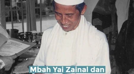 Mbah Yai Zainal Abidin dan Amplop di Atas Meja